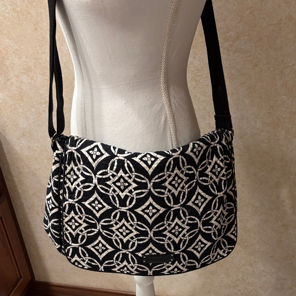 Vera Bradley Black and White “Concerto”Geometric Crossbody Laptop Bag
